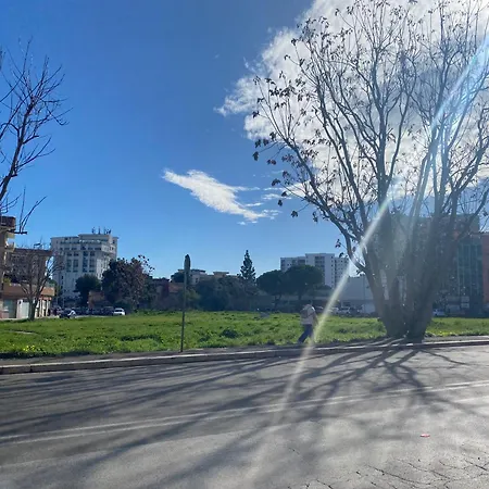 Campus לינה וארוחת בוקר